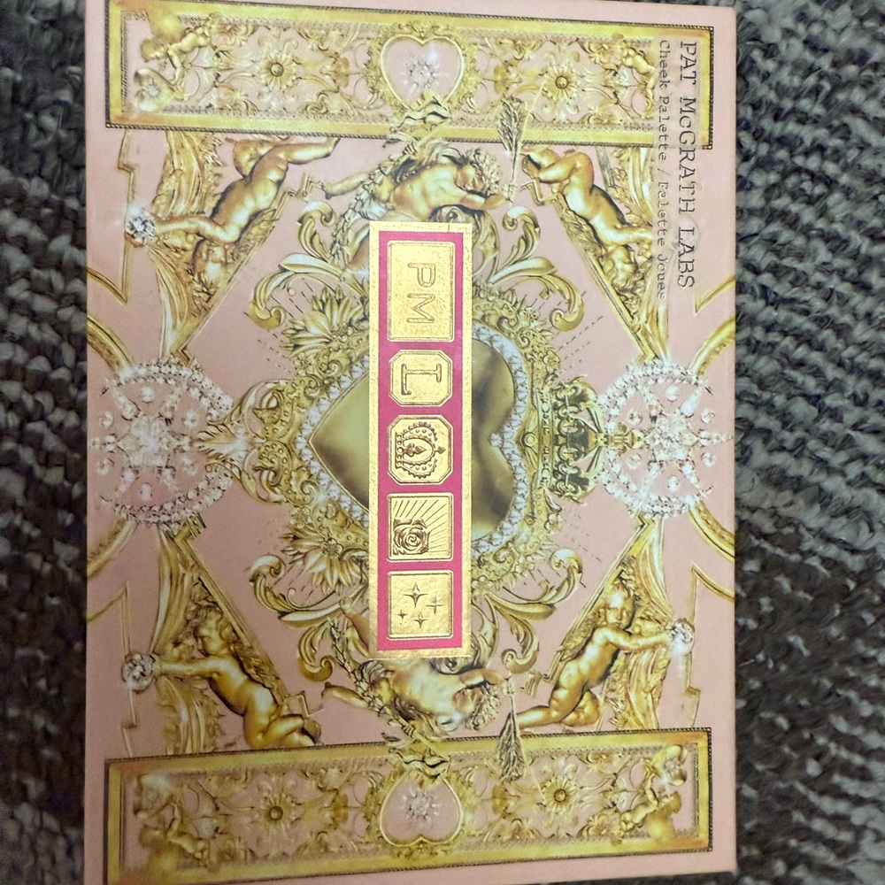 Pat McGrath labs divine blush and glow face palette